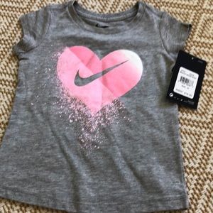 Girls Nike grey/ pink tee with pink heart. Size 3T.